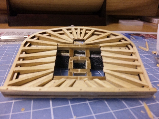 帆船模型ビクトリー号　マストトップの足場の完成.jpg