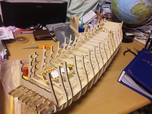 帆船模型　ビクトリー号　砲列甲板の補強　渡し材取り付けで完成.jpg
